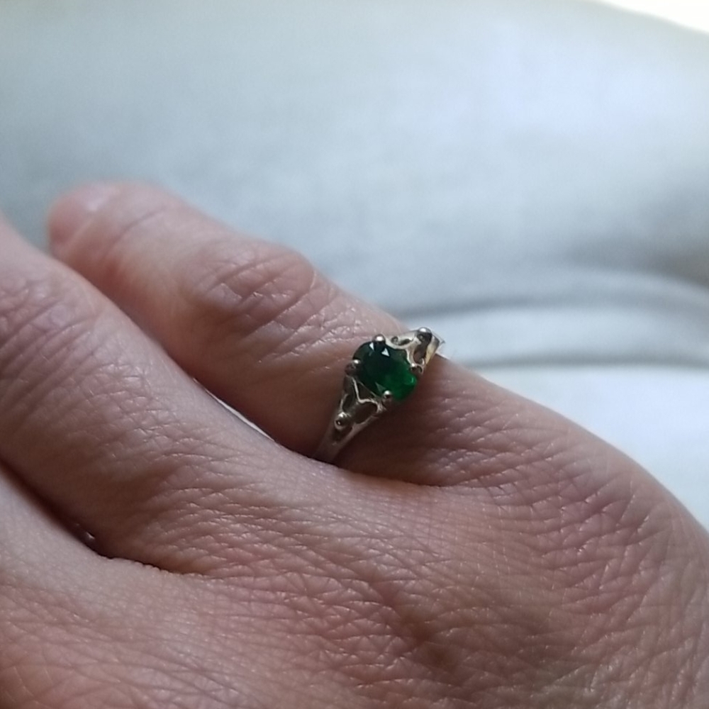 Ring - Picture 3 of 3